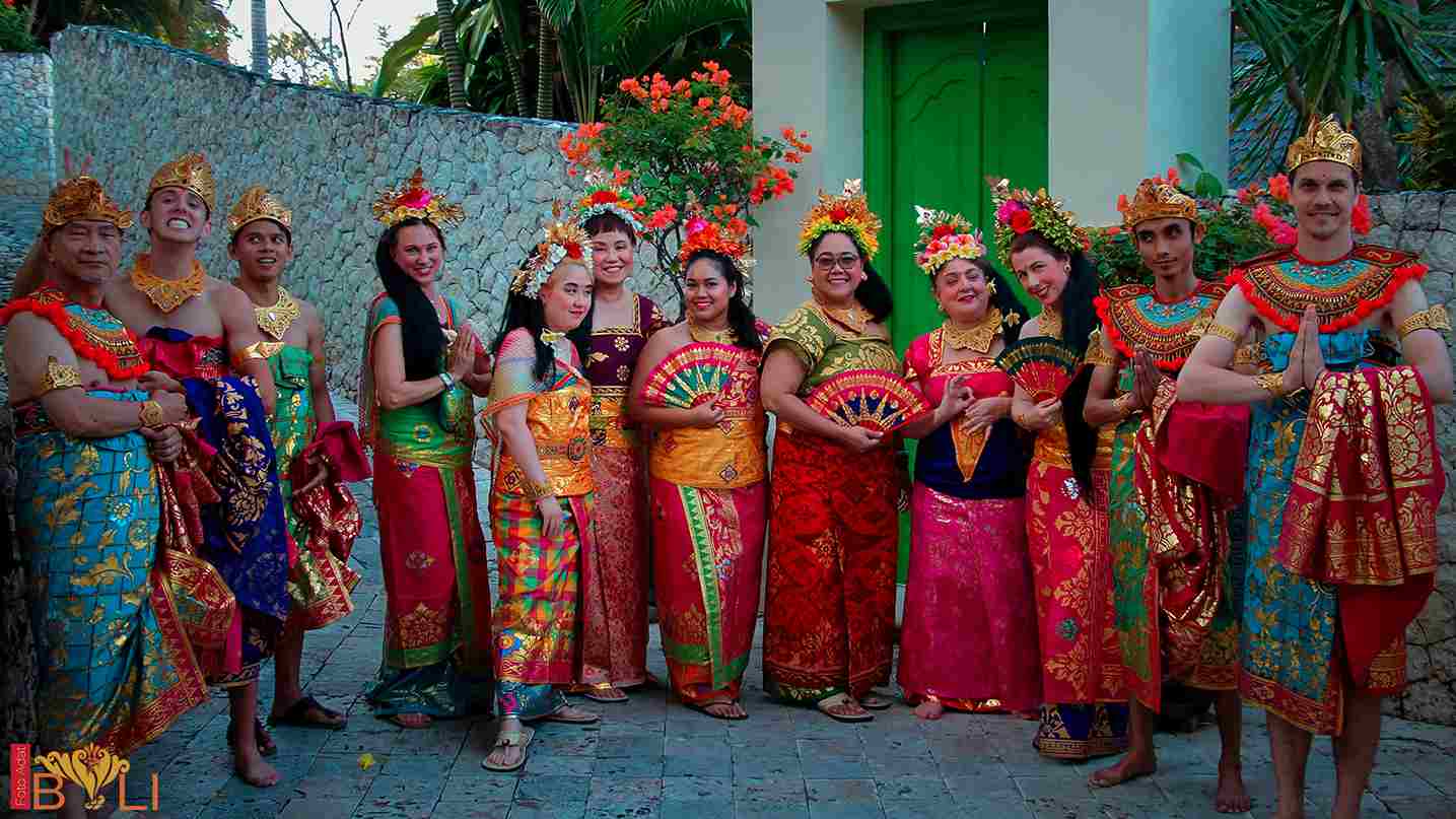 Foto Adat Bali di Villa - Foto Adat di Villa Bali